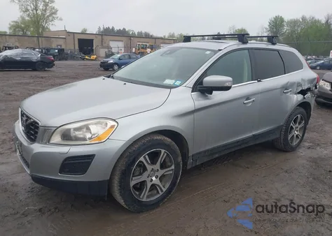 2012 Volvo Xc60 T6 R-Design Platinum z USA, uszkodzony, nr VIN YV4902DZ7C2241796